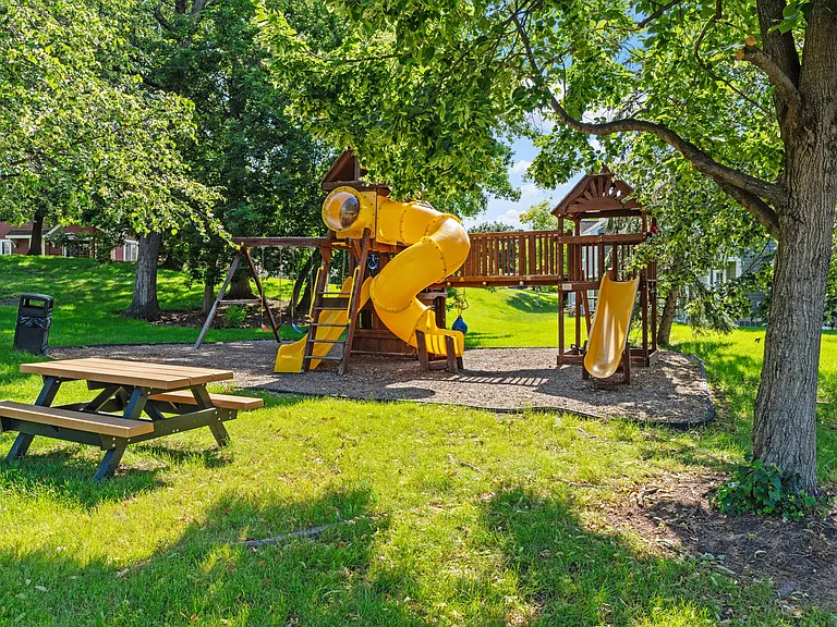 Bass Lake Hills Townhomes — Photo 43