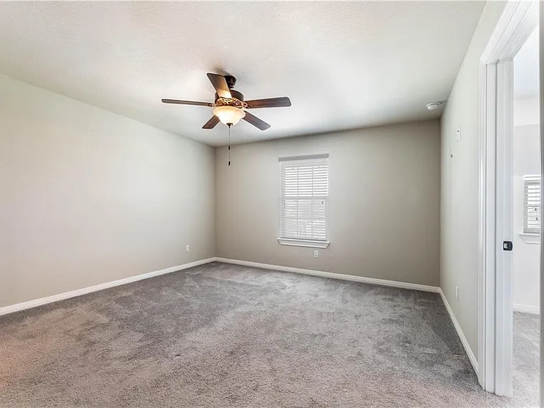 5413 Traviston Dr — Photo 19