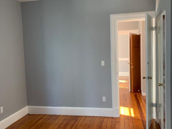 18 Hudson Ave #3