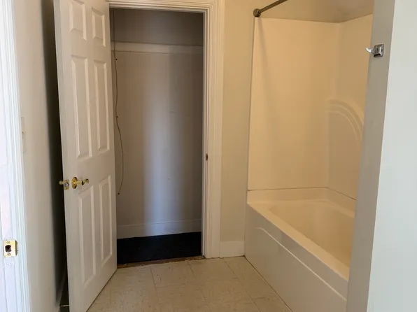 373 High St Floor 3, Cumberland, RI 02864