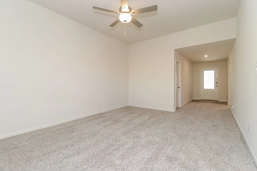 3 bed, 2.0 bath, 1316 sqft, $1,980 — Photo 3