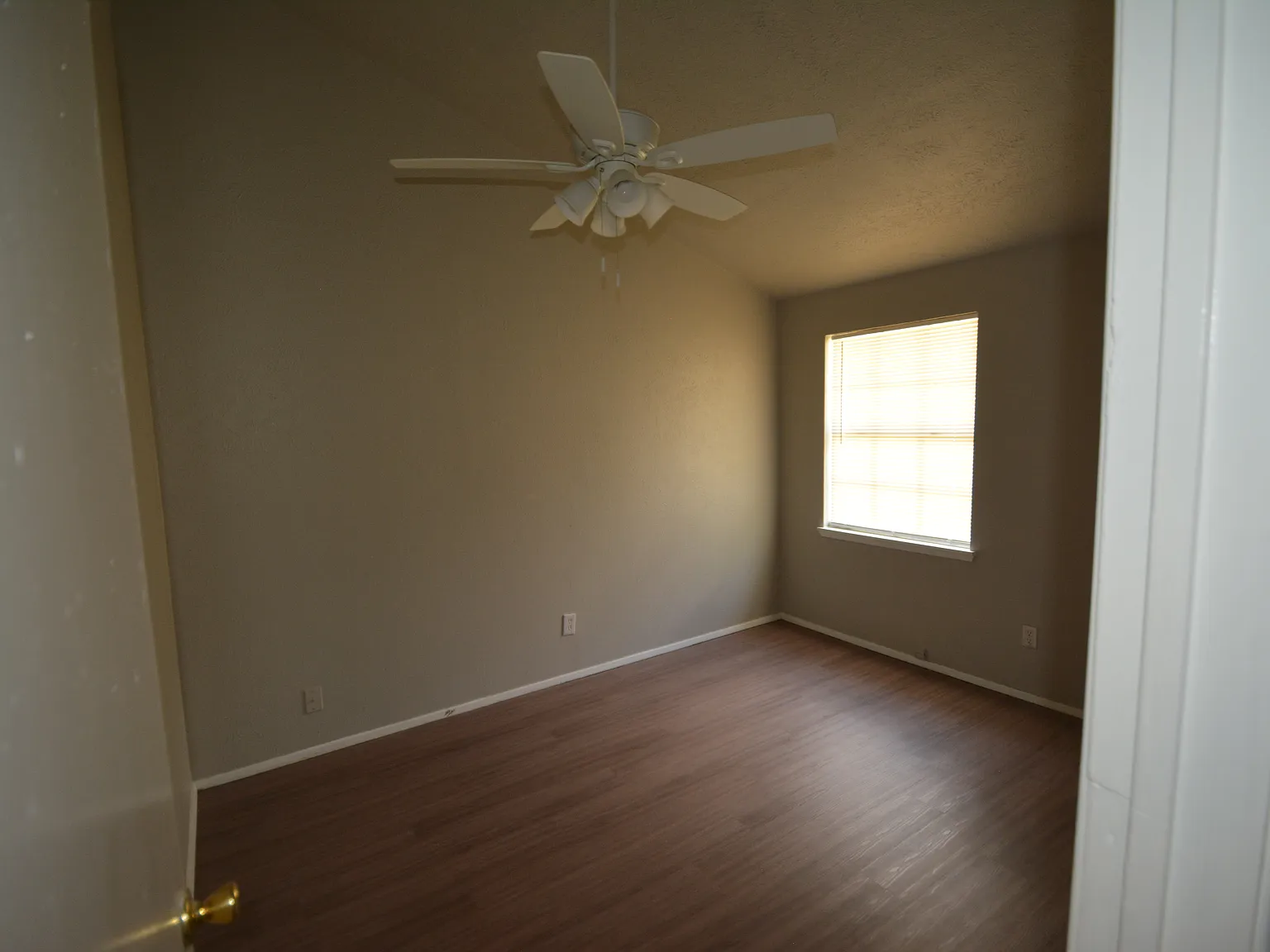 3 bed, 1060 sqft, $1,395 — Photo 4