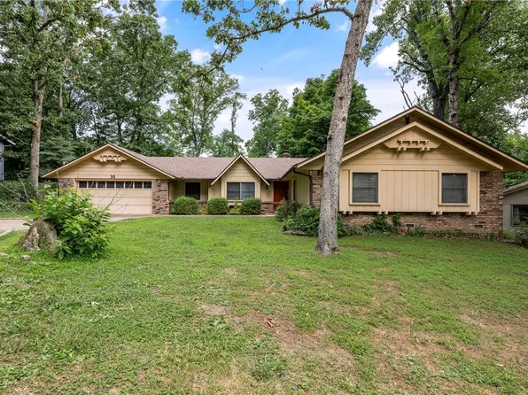 35 Fenchurch Dr, Bella Vista, AR 72715