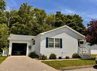 12 Cliff Rd, Ledyard, CT 06339