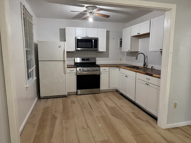 2532 Belmont Ave — Photo 7