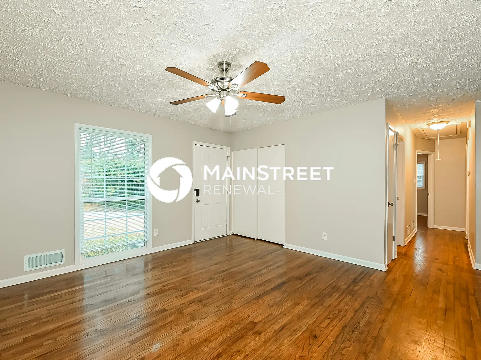 1039 Verdi Way — Photo 3