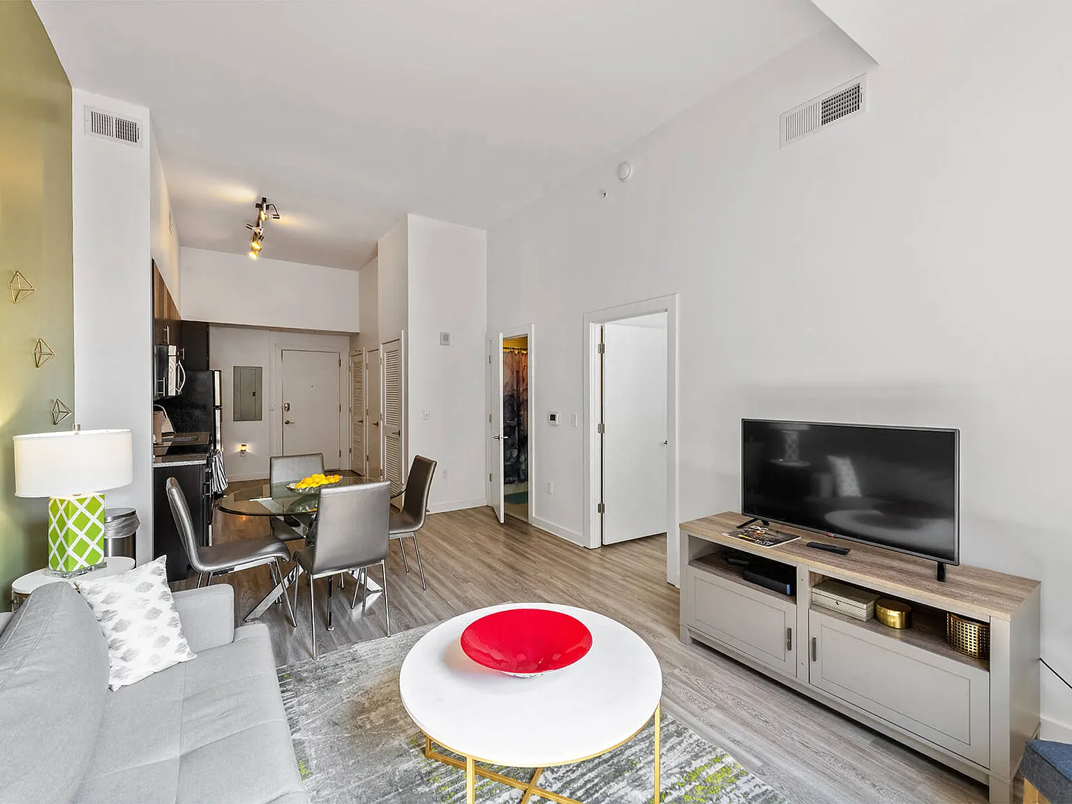 The Bradley Braddock Road Station Apartments — Photo 4