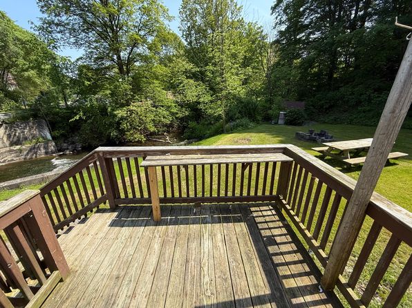 698 Old Genoa Rd