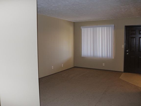 5th image of 1832 Knox St APT 09