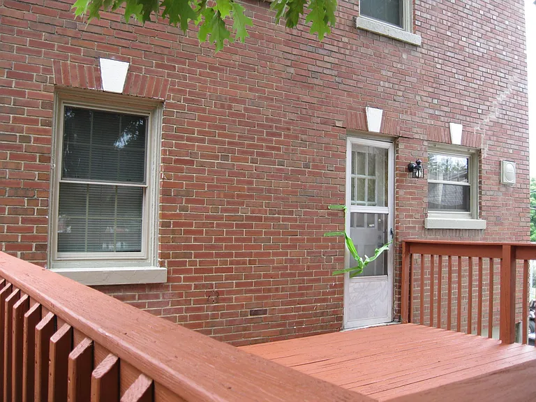 931 Nassau St #1 — Photo 2