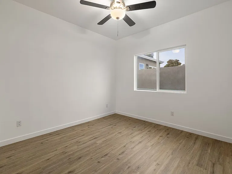 6763-6765 N Elman St — Photo 14