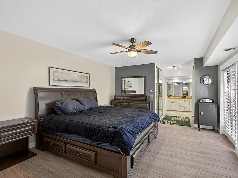 1700 Embassy Dr #101 — Photo 9