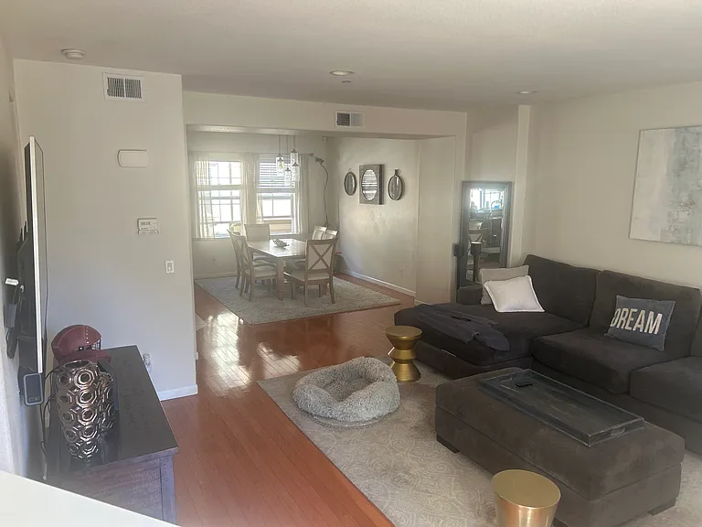 593 Adeline Ave — Photo 10