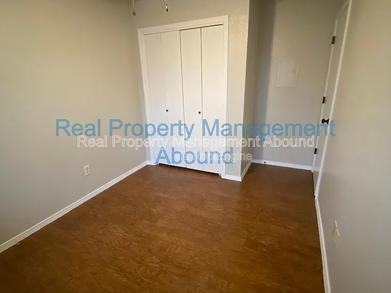 101 E Broadway St #3 — Photo 4
