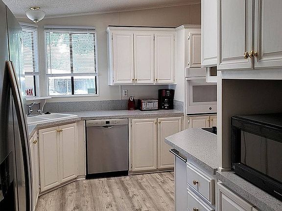 3rd image of 1308 Calle Bonita Dr
