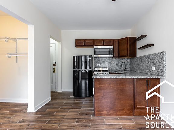 3rd image of 2651 N Milwaukee Ave #201
