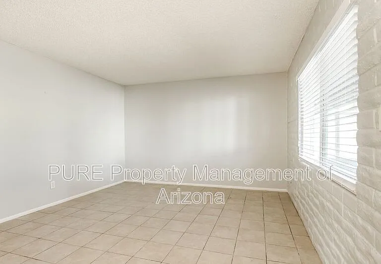6801 N 17th Ave #10 — Photo 6