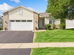 810 Monet Ct, Mendota Heights, MN 55120