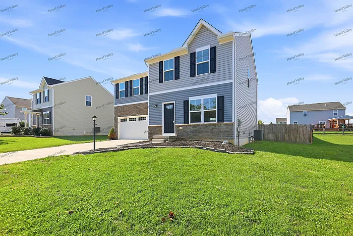 4 bed, 2.5 bath, 1680 sqft, $2,365 — Photo 2