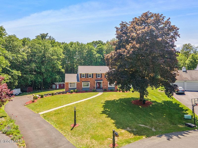 2nd image of 24 Conifer Drive