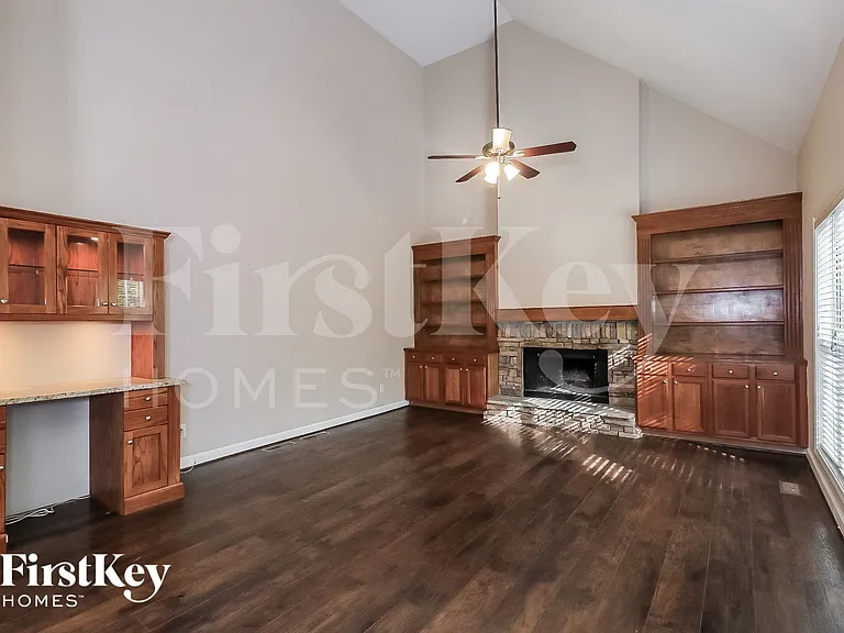 729 Tall Oaks Dr — Photo 6