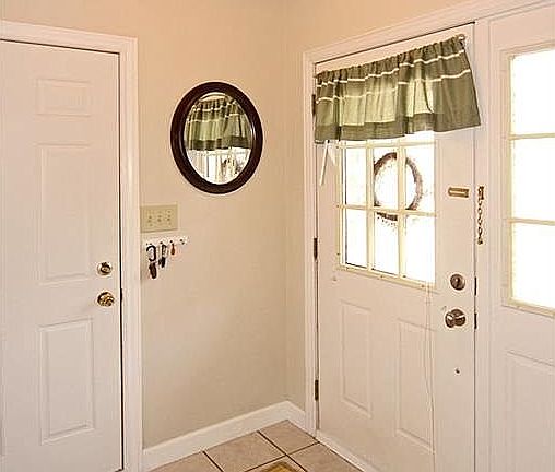 5th image of 718 Silver Fox Ct