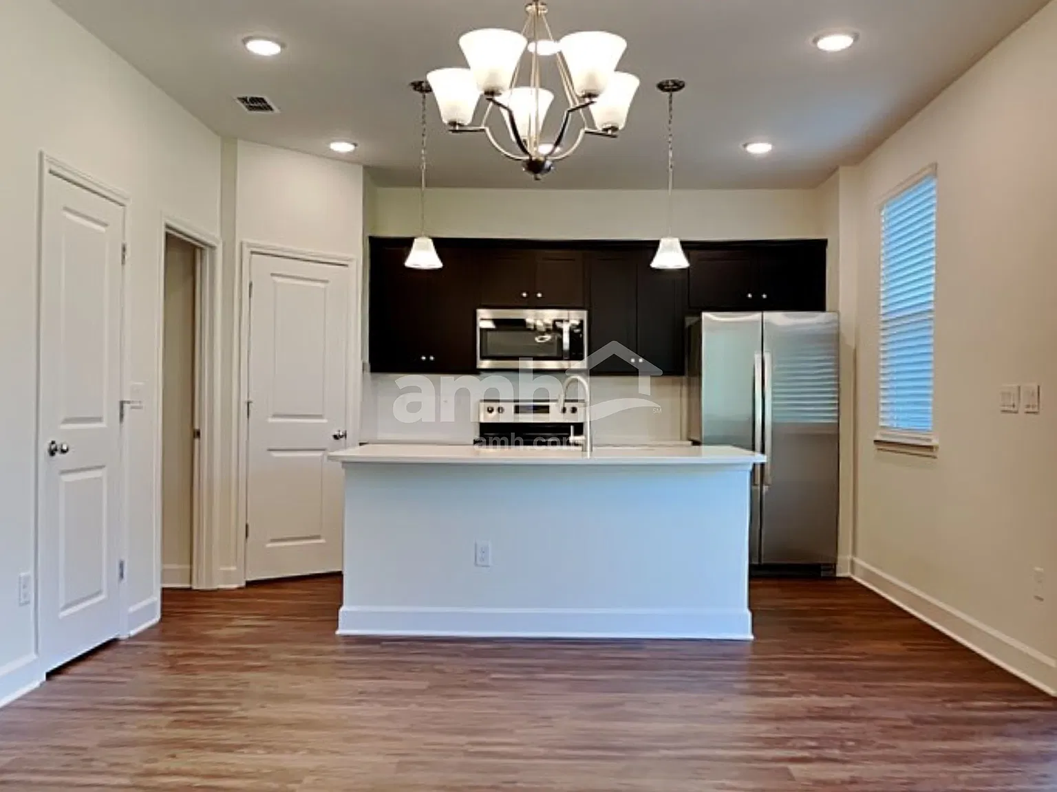 3 bed, 2.5 bath, 1685 sqft, $2,500 — Photo 3