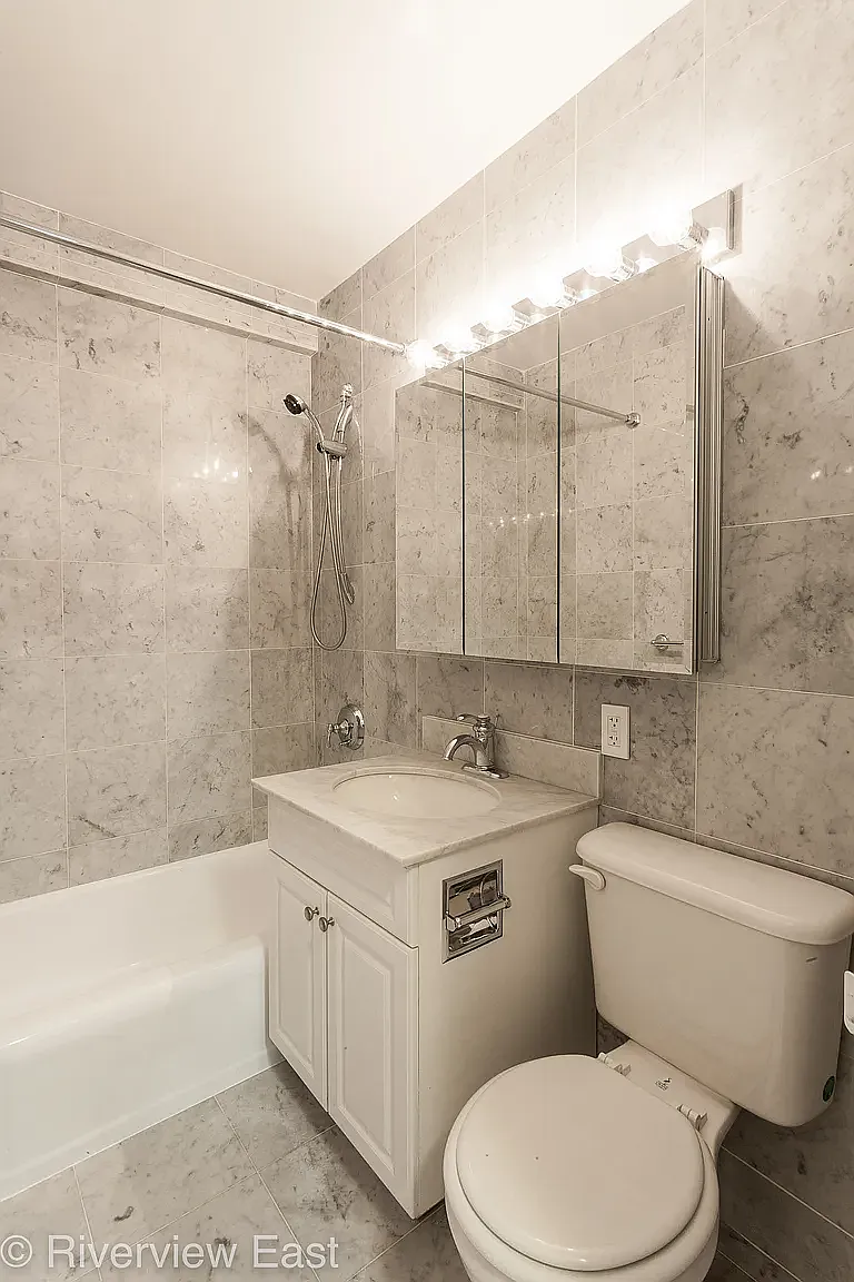 251 East 32nd Street — Photo 1