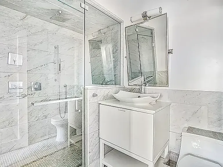 184 Kent Ave #A612 — Photo 5