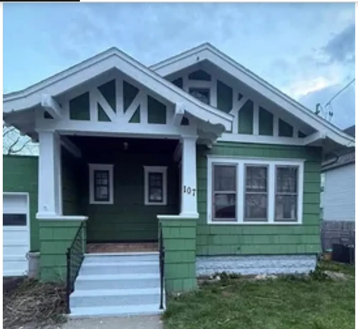 4 bed, 1072 sqft, $1,900 — Photo 4