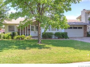 6915 E 20th Pl, Tulsa, OK 74112