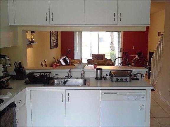 3rd image of 16615 Hemingway Dr