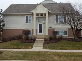 865 Pheasant Trl, Saint Charles, IL