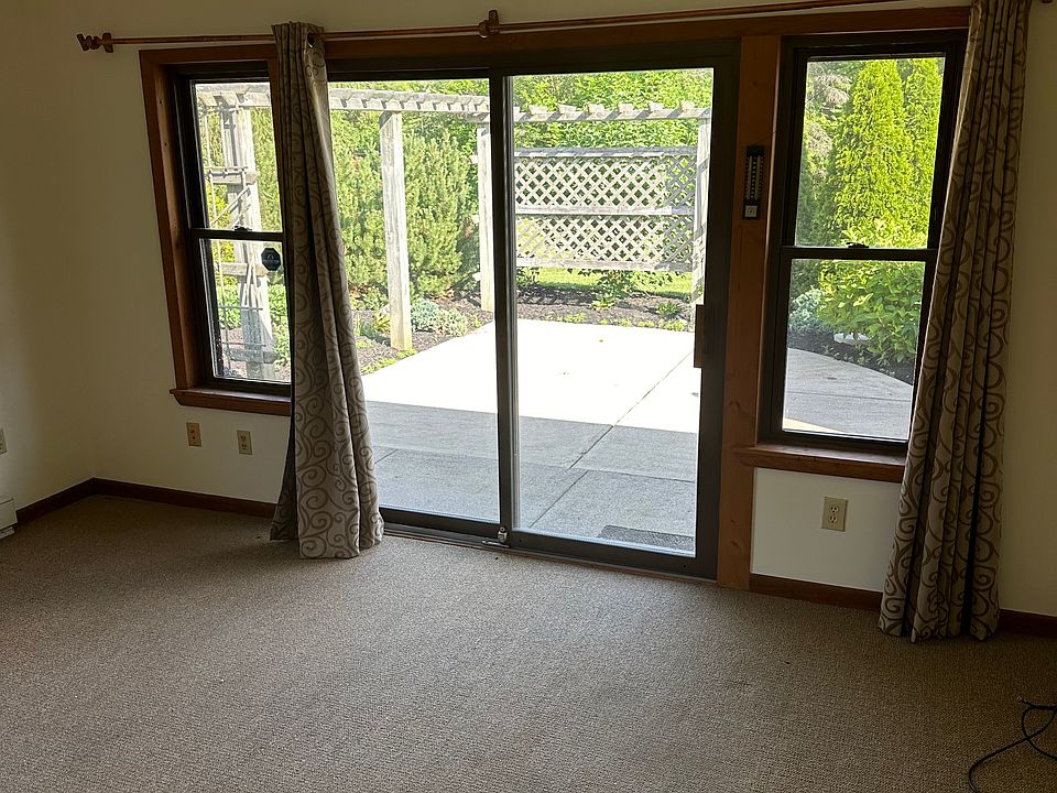 1st image of 548 Flanders Ave