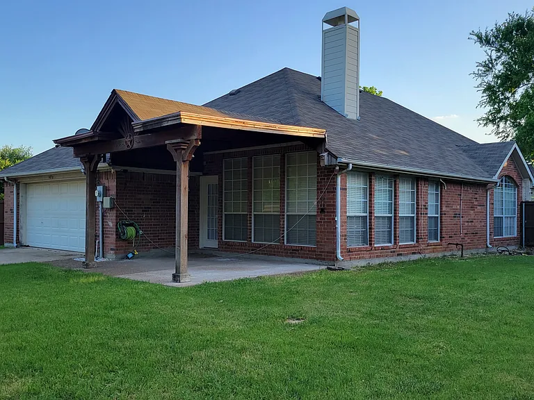 401 Colony Dr — Photo 25