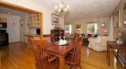 1st image of 15A Thornhill Way