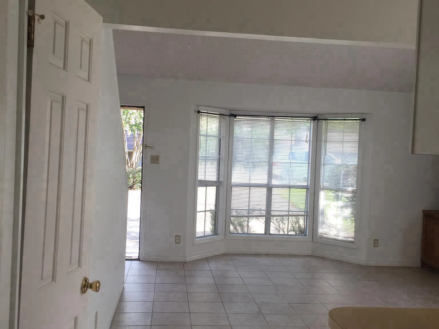 1708 Broadway Ave — Photo 2