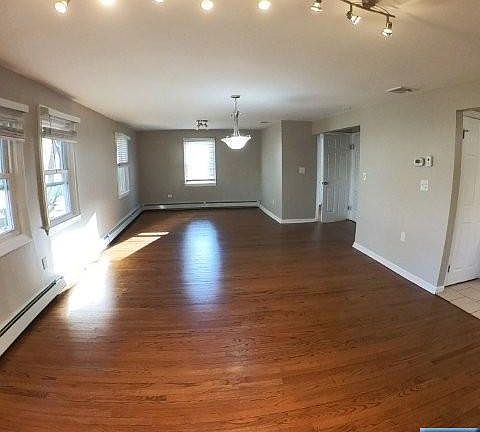 3rd image of 71 Gordon St