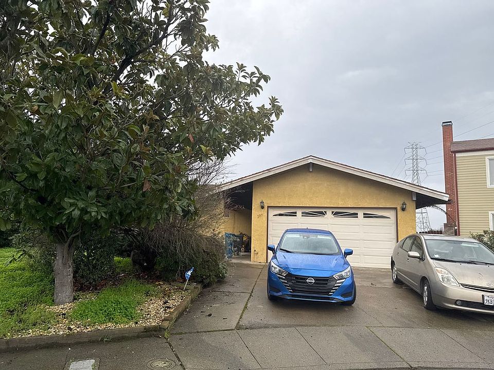 2nd image of 207 Barcelona St