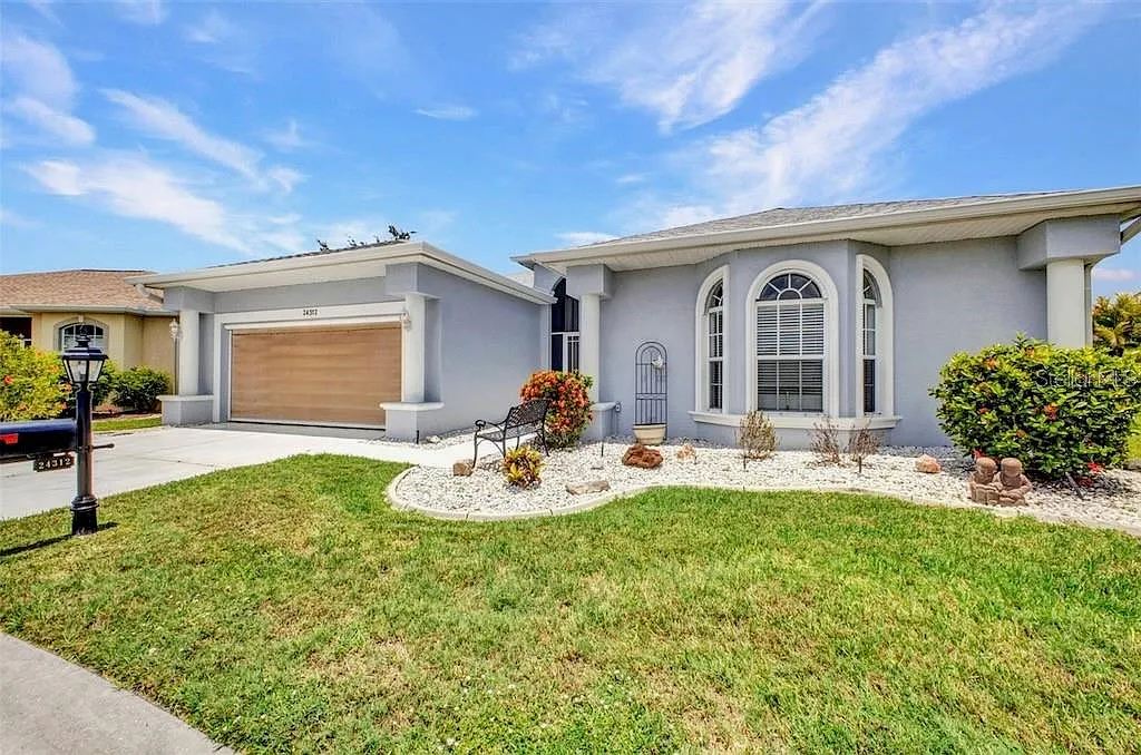 3 bed, 2.0 bath, 2044 sqft, $4,500 — Photo 1
