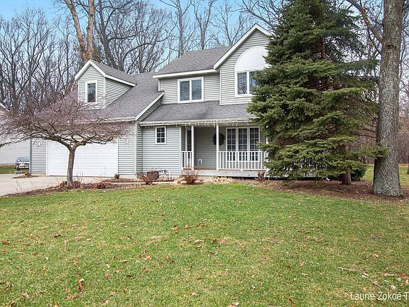 3rd image of 15471 Royal Oak Dr