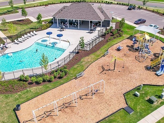 5th image of 4805 Clousden Way