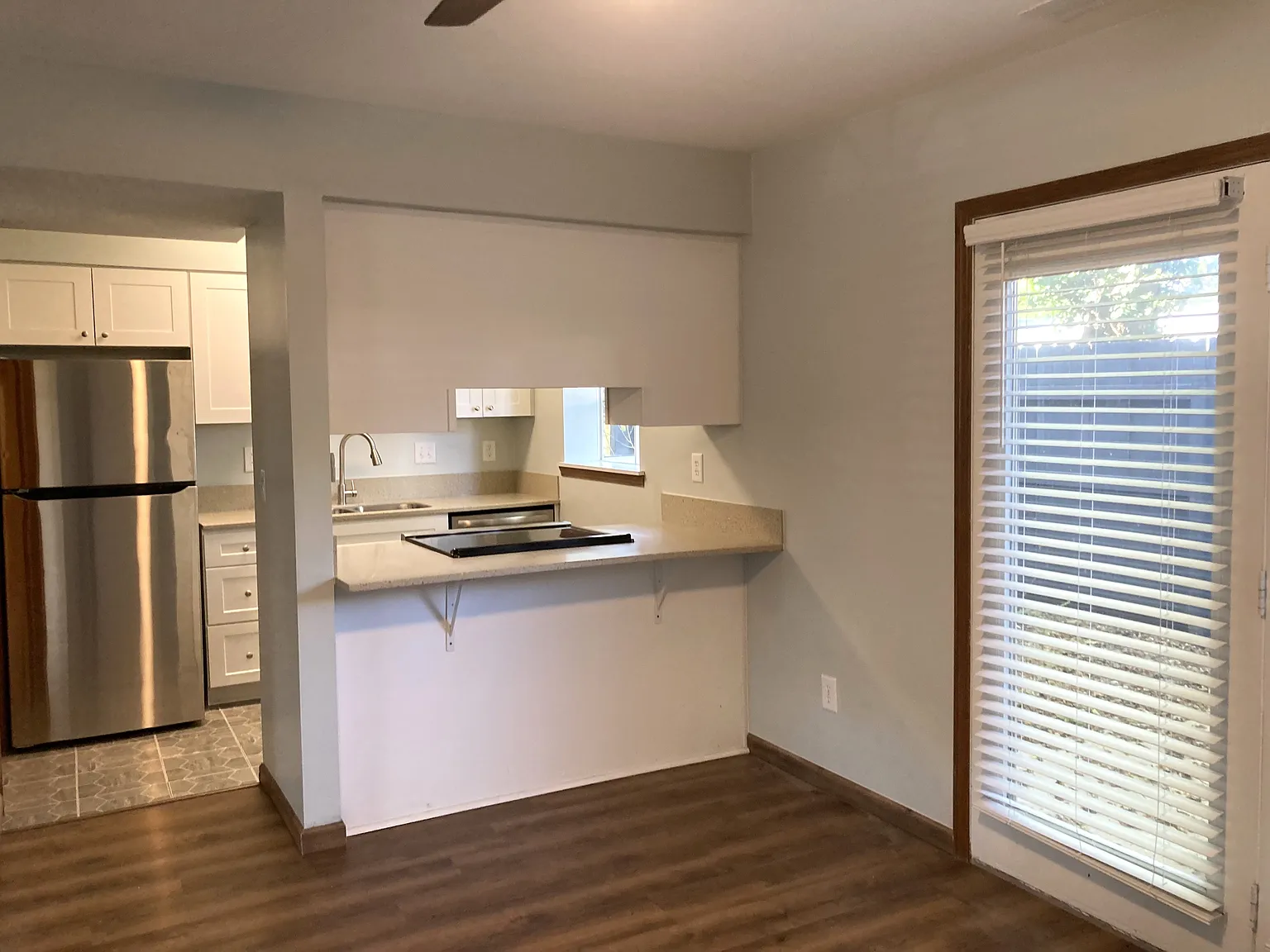 2 bed, 2.5 bath, 1200 sqft, $1,600 — Photo 4