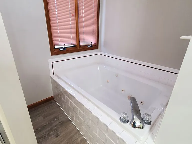 324 Redwood Blvd — Photo 27
