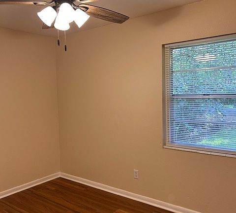 3rd image of 1803 Rosedale Dr