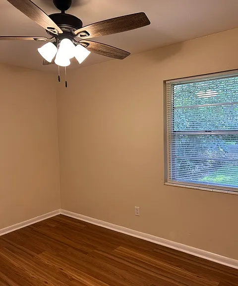 1803 Rosedale Dr — Photo 3