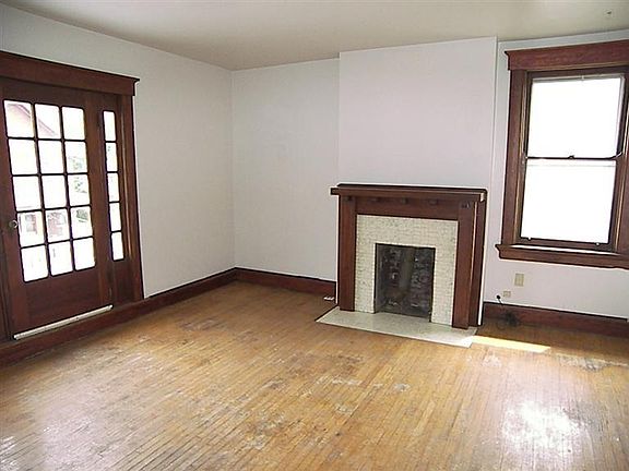 2nd image of 2683 Cora Ave