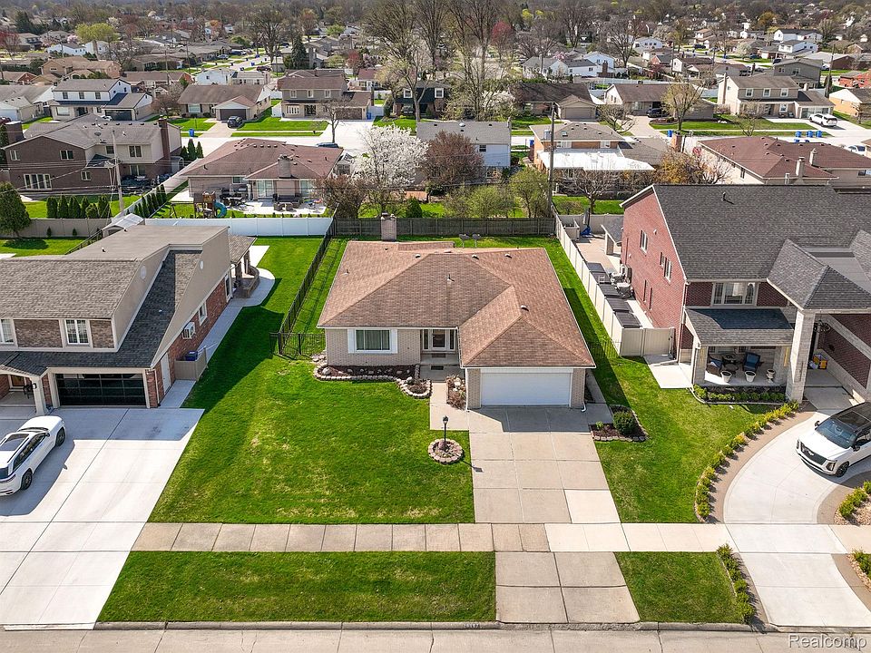 1st image of 26697 Cecile St