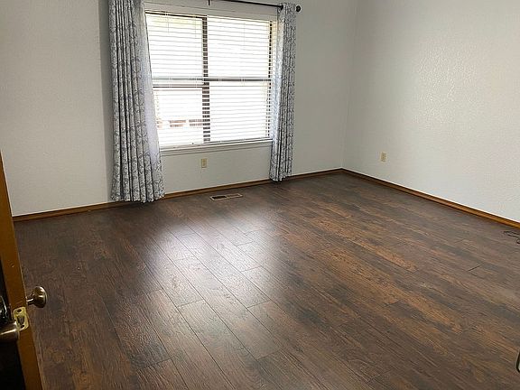 3rd image of 1901 N Firewood Ave