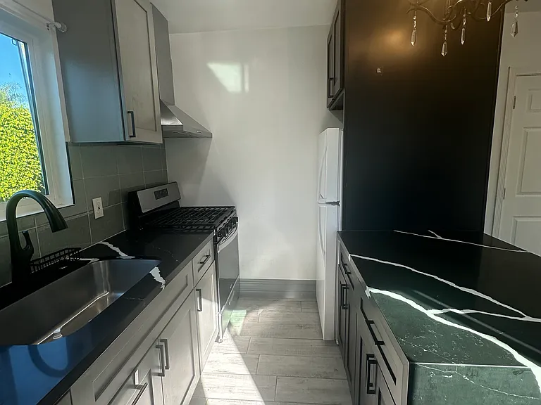 5633 Keokuk Ave #C — Photo 5